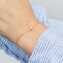 Load image into Gallery viewer, Tiny Pearl Bracelet