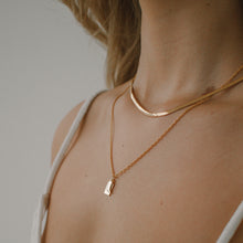 Load image into Gallery viewer, Chunky Flat Chain Necklace