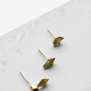 Ornamental studs wing